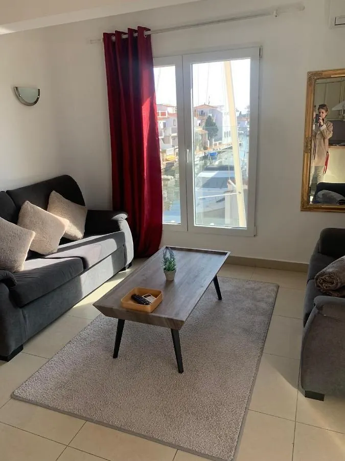 Waterside Apartment - Two Bedroom Empuriabrava 0*,  Spanyolország