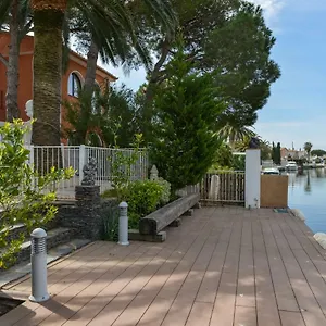Requesens On Canal Ferienhaus